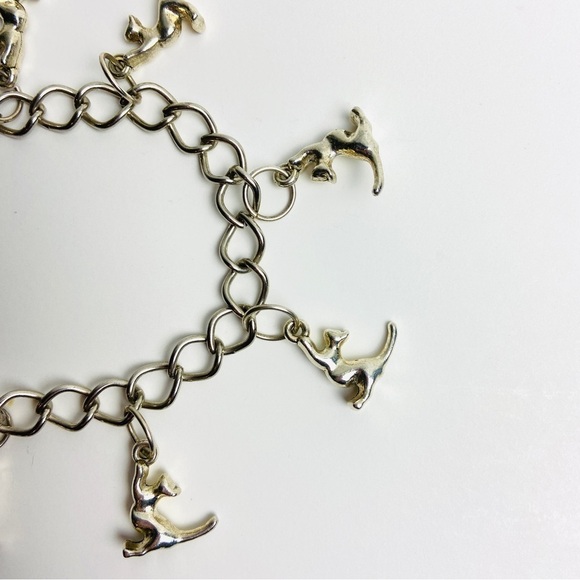 BUNDLE ME! Silver tone cat dangle charm bracelet. - Picture 1 of 7